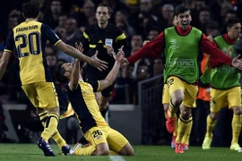 Siêu phẩm của Diego khiến Barca chết lặng ở Nou Camp