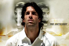 Ruud van Nistelrooy: Người mang Cúp đến với Việt Nam