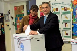 Thủ tướng Viktor Orban đi bỏ phiếu. (Nguồn: Reuters)