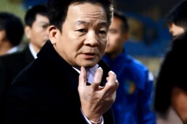 Nếu Abramovich cũng mắng trọng tài như bầu Hiển...