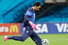 Gianluigi Buffon có nguy cơ lỡ "đại chiến" với tuyển Anh?