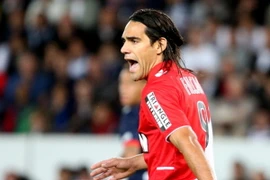 Tin 3/3: Real có hàng khủng, Becks quay lưng với M.U?