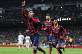 Messi lập hat-trick, Barca khiến Real ôm hận ở Bernabeu