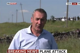 Phóng viên bị chỉ trích vì xâm phạm tư trang nạn nhân vụ MH17