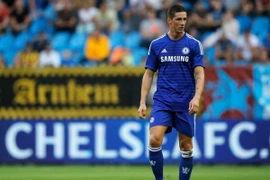 Mourinho "chết lặng" khi chứng kiến pha bóng siêu tệ của Torres