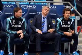 Mourinho "chết lặng" và cay cú khi chứng kiến Lampard ghi bàn