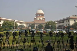 Nữ luật sư Ấn Độ tự tử tại tòa sau khi tố bị người thân hãm hiếp