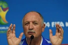 HLV Scolari của Brazil nhận "hung tin"trước thềm khai mạc World Cup
