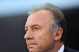 Alberto Zaccheroni tuyên bố từ chức sau thất bại của Nhật Bản