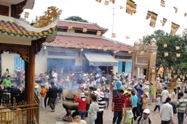 Lật “xe lửa” chở khách ở khu du lịch Núi Bà Đen, 8 người bị thương