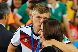 Toni Kroos "lật kèo" để gia nhập Real Madrid thay vì M.U