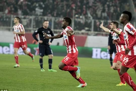 Olympiakos tạo nên cú sốc khi đánh bại Manchester United