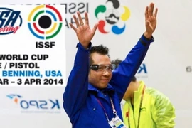 Hoàng Xuân Vinh phá kỷ lục thế giới.