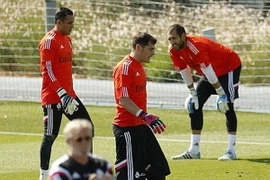 Keylor Navas thách thức cả Iker Casillas lẫn Diego Lopez