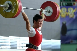 Thạch Kim Tuấn ngậm ngùi nhận HCB dù liên tiếp phá lỷ lục