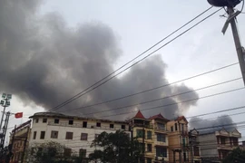 Xảy ra vụ cháy lớn tại Công ty cổ phần len Hà Đông 