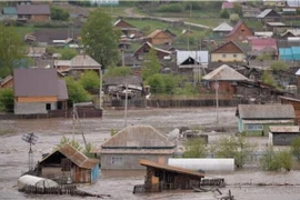 Nga: Hàng chục nghìn người phải sơ tán khẩn cấp do nước lũ