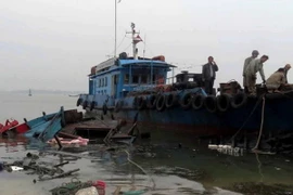 Bình Thuận họp khẩn để chỉ đạo khắc phục hậu quả vụ tàu chìm