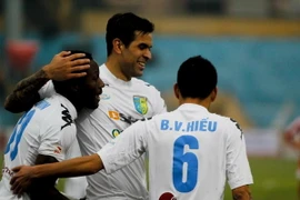 Hà Nội T&T hủy diệt Hải Phòng, Thanh Hóa vững ngôi đầu