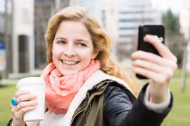 Điện thoại "selfie" dẫn đầu xu hướng ở triển lãm IFA năm nay
