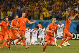 Hà Lan nhọc nhằn vượt ải Costa Rica sau loạt "đấu súng"
