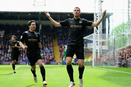 Kết quả: Man City rộng cửa vô địch, Barca vượt mặt Real