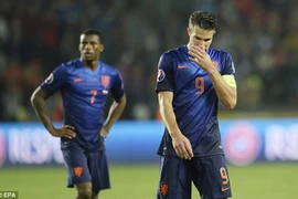 Vòng loại EURO 2016 ngày 10/9: Hà Lan lại nhận thêm cú sốc