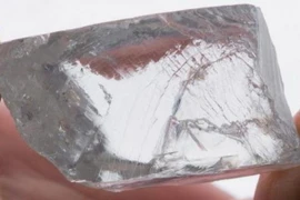 Tìm thấy viên kim cương trắng cực hiếm trị giá 20 triệu USD