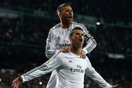 Chuyển nhượng 21/8: M.U "nóng mặt" vì CR7, Torres rời Chelsea?