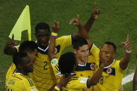 James Rodriguez tỏa sáng giúp Colombia lập nên kỳ tích