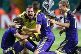 Kết quả lượt về vòng play-off Champions League rạng sáng 27/8