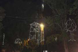 Một số tiết mục diễn ra tại Singapore Night Festival 2015. (Ảnh: Mỹ Bình/Vietnam+)