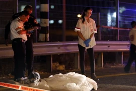 Thi thể người Palestine sau khi bị binh sỹ Israel nã súng ngày 9/8. (Nguồn: AFP/TTXVN)