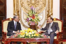 Phó Thủ tướng Nguyễn Xuân Phúc tiếp ngài Houdou Nakamura,Thống đốc tỉnh Nagasaki, Nhật Bản sang thăm và làm việc tại Việt Nam. (Ảnh: Phương Hoa/TTXVN)