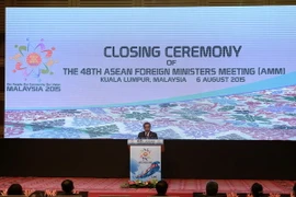 Ngoại trưởng Malaysia Anifah Aman phát biểu tại lễ bế mạc Hội nghị. (Nguồn: AFP/TTXVN)