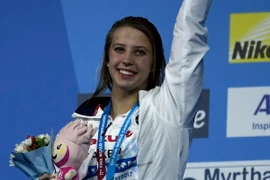 Nữ vận động viên bơi lội Mỹ Kathleen Baker tại một lễ trao giải ở Budapest, Hungary tháng 7/2017. (Nguồn: AFP/TTXVN)