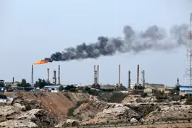 Một cơ sở khai thác dầu trên đảo Khark của Iran. (Nguồn: AFP/TTXVN)