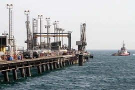 Một cơ sở lọc dầu của Iran trên đảo Khark. (Nguồn: AFP/TTXVN)