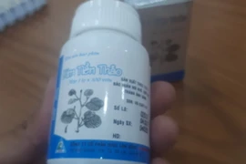 Hộp thuốc Kim tiền thảo trị sỏi thận không đạt chất lượng được thu hồi. (Ảnh: Đặng Tuấn/TTXVN)