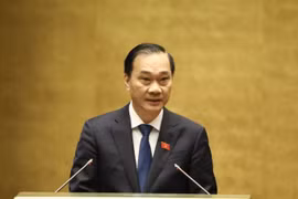 Chủ nhiệm Ủy ban Kinh tế của Quốc hội Vũ Hồng Thanh trình bày Báo cáo thẩm tra dự án Luật Đầu tư (sửa đổi). (Ảnh: Văn Điệp/TTXVN)