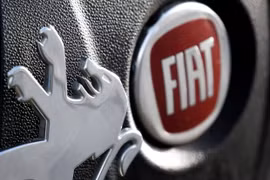 PSA và Fiat Chrysler thông qua thương vụ sáp nhập. (Nguồn: Reuters)