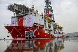 Tàu thăm dò dầu khí Yavuz của Thổ Nhĩ Kỳ neo tại cảng Dilovasi, ngoại ô Istanbul. (Ảnh: AFP/TTXVN)