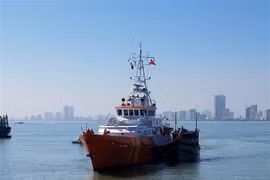 Kịp thời cứu vớt bốn người bị rơi xuống biển ở vịnh Nha Trang