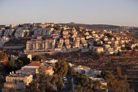 Khu định cư Givat Zeev của Israel ở gần thành phố Ramallah, Bờ Tây. (Ảnh: AFP/TTXVN)