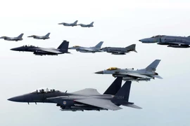 Máy bay chiến đấu F-15K, KF-16. (Nguồn: hani.co.kr)