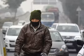 Nhiệt độ ở thủ đô New Delhi có thời điểm xuống còn 2,4 độ. (Nguồn: news18)