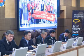 Các đại biểu thảo luận về triển vọng phát triển hợp tác du lịch và mở đường bay thẳng giữa Saint Petersburg với Hà Nội và TP. Hồ Chí Minh. (Ảnh: Trần Hiếu/TTXVN)