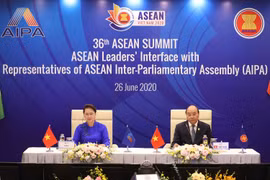 Trong ảnh: tịch ASEAN 2020 và Chủ tịch Quốc hội Nguyễn Thị Kim Ngân, Chủ tịch Hội đồng Liên Nghị viện ASEAN (AIPA) lần thứ 41 chủ trì Đối thoại giữa các Nhà lãnh đạo ASEAN và AIPA. Ảnh: Thống Nhất - TTXVN