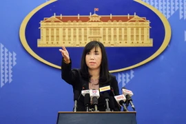 Người Phát ngôn Bộ Ngoại giao Lê Thị Thu Hằng chủ trì buổi họp báo. (Ảnh: Dương Bình/TTXVN phát)