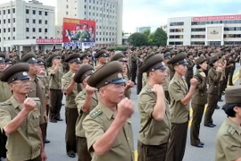 Binh sỹ Triều Tiên tham gia một cuộc mít tinh ở thủ đô Bình Nhưỡng ngày 10/8. (Nguồn: YONHAP/TTXVN)